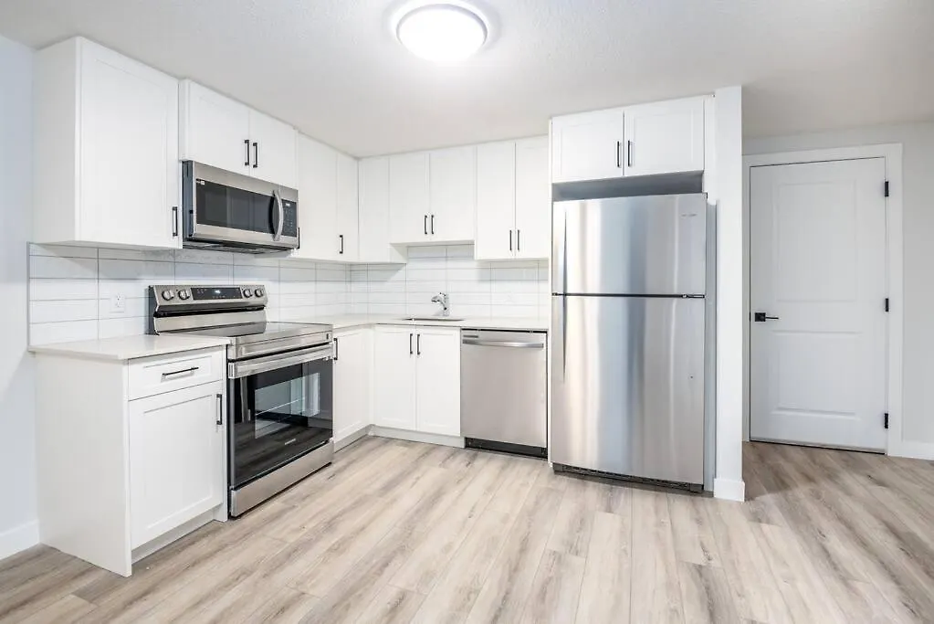 Cozy New Suite In Nw Calgary 0*,  Canada